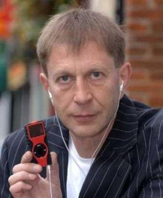 who invented the first ipod who invented this
